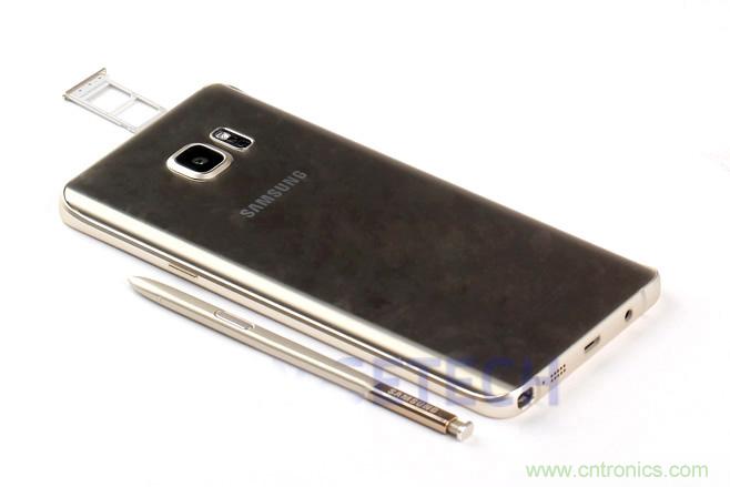 Galaxy Note5拆解，與S系列差距日漸模糊