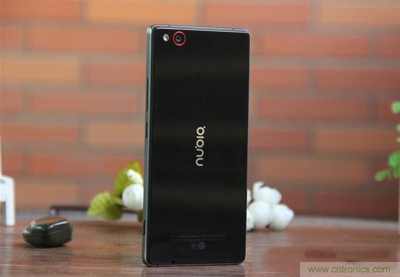 無邊框的 nubia Z9 ，一款既有驚喜，又有驚艷的智能手機