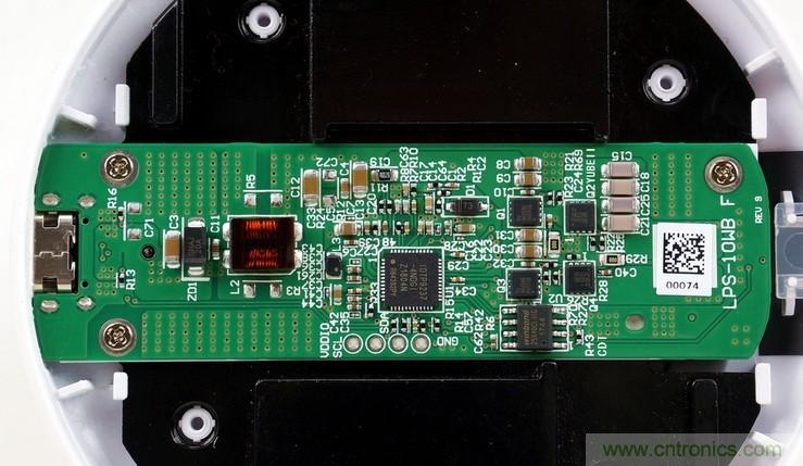 拆解對(duì)比：系出同門，小米、紫米無(wú)線充電器的差別有多大？