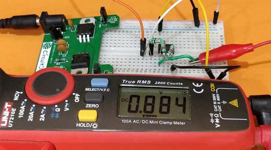 如何將運(yùn)算放大器用作差分放大器查找電壓值的電壓差